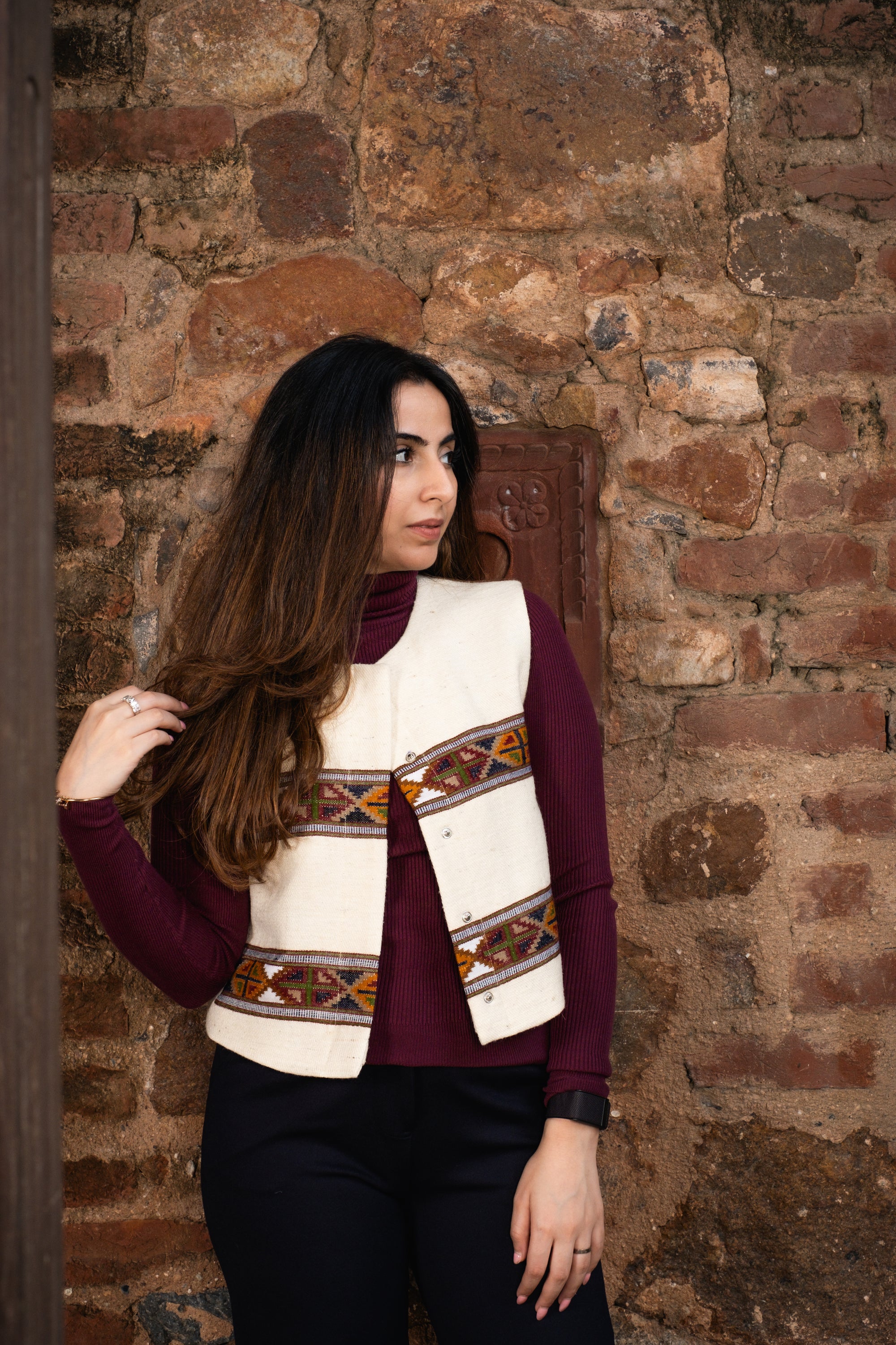 Monal Sleeveless Jacket ~ Cream