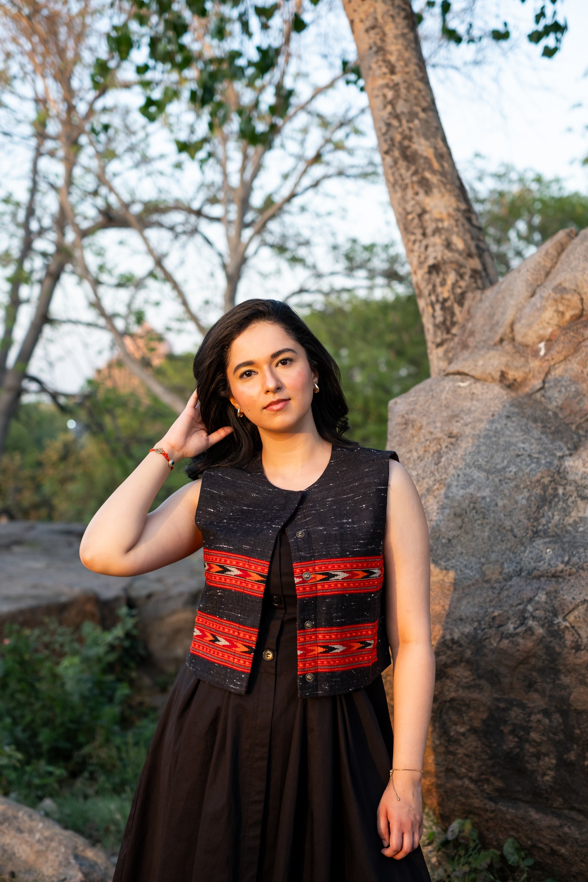 Monal Sleeveless Jacket ~ Black