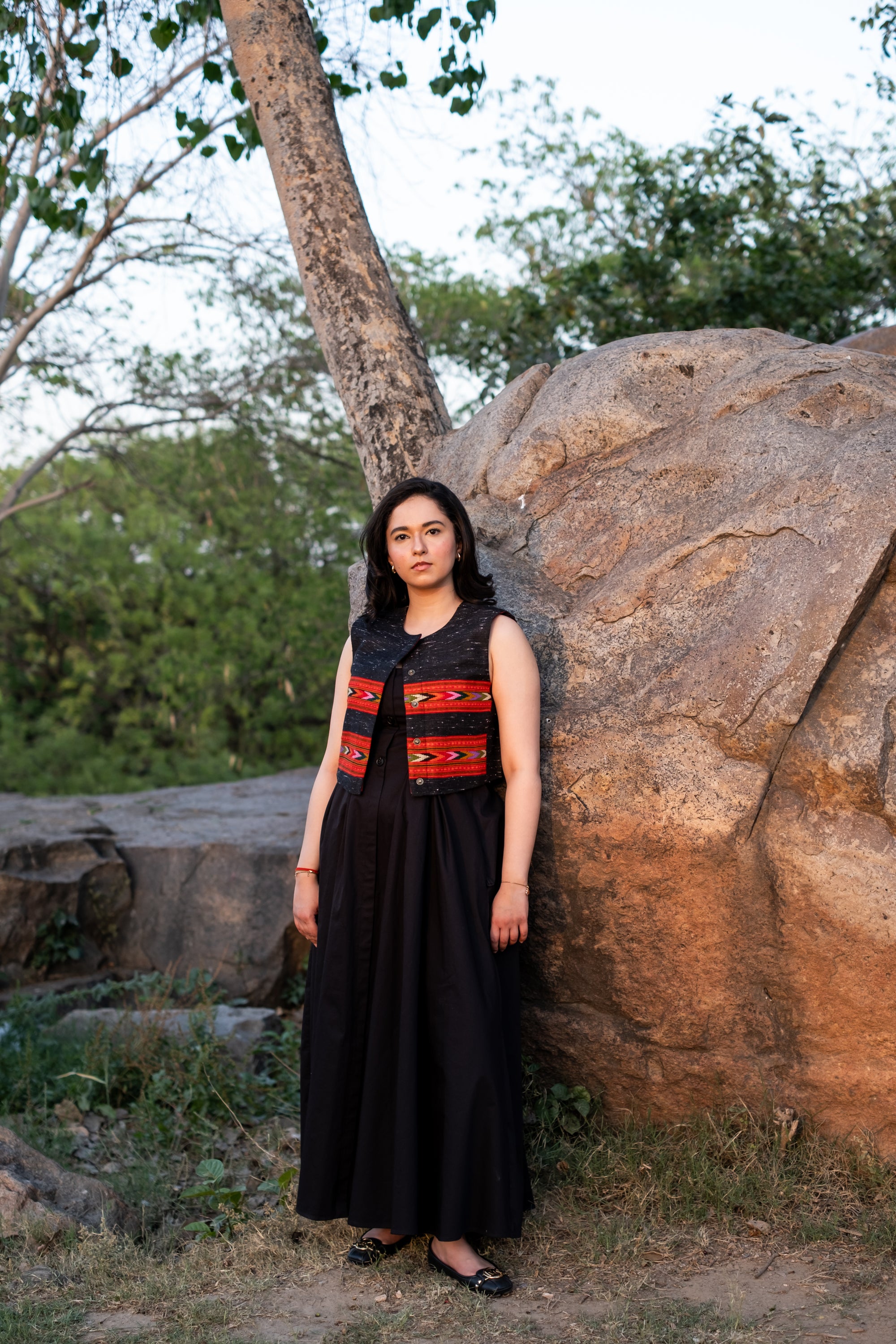 Monal Sleeveless Jacket ~ Black