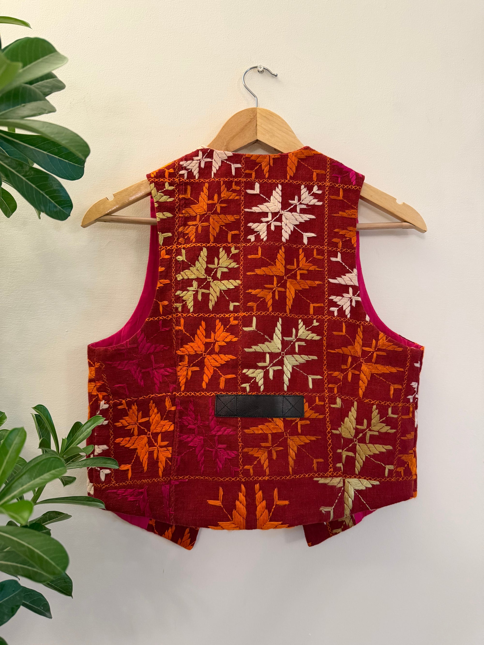 Chidiyaa Phulkari Sleeveless Jacket ~ US4