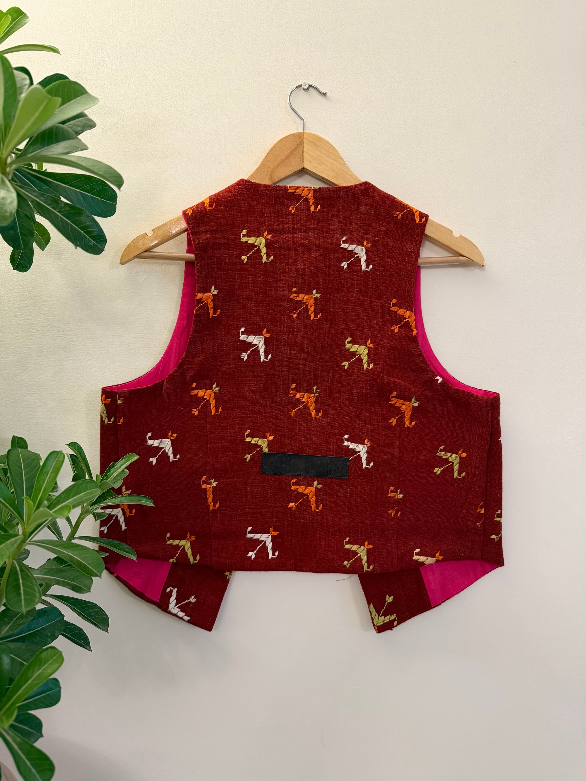 Chidiyaa Phulkari Sleeveless Jacket ~ US10