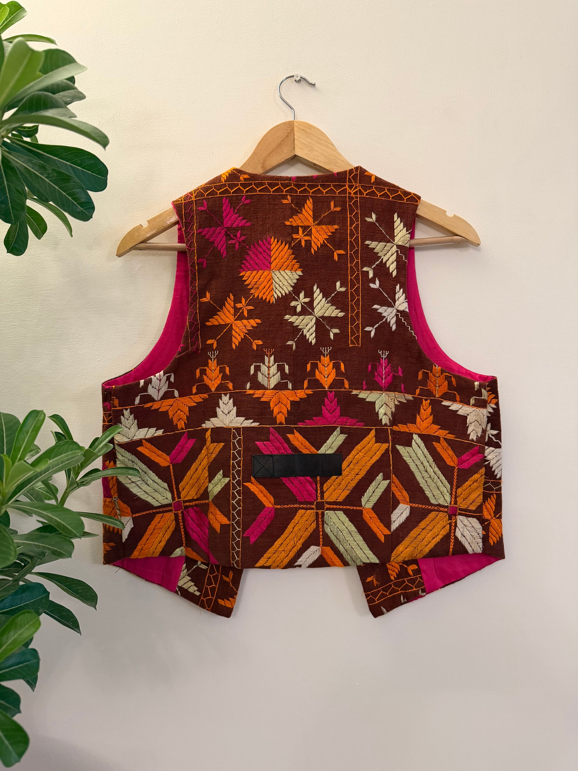 Chidiyaa Phulkari Sleeveless Jacket ~ US10
