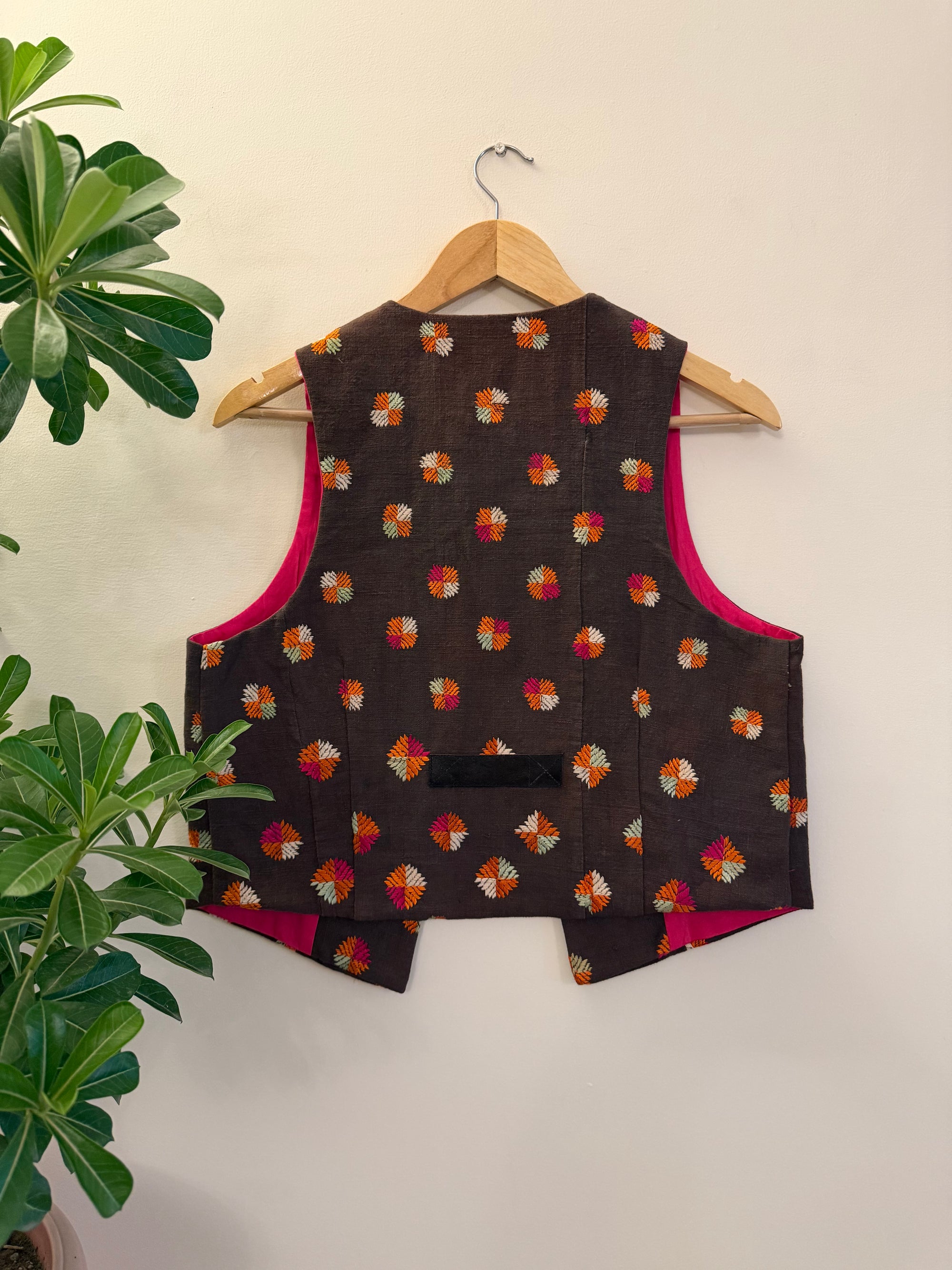 Chidiyaa Phulkari Sleeveless Jacket ~ US12